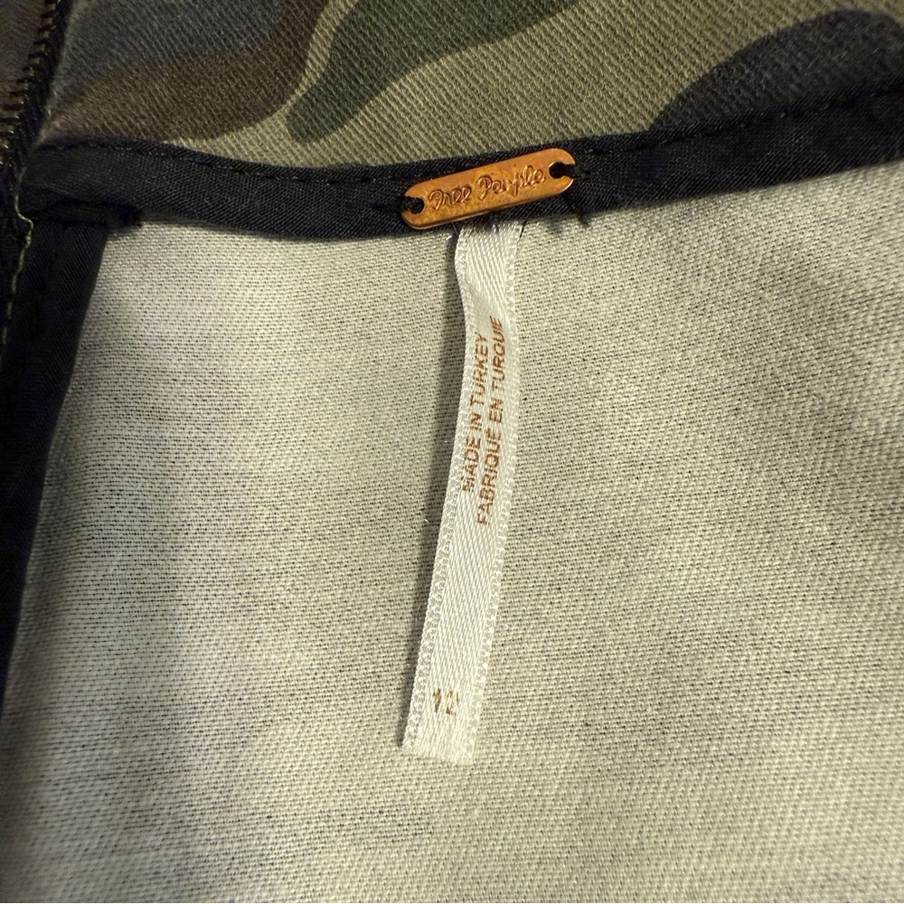 Free People Camo Mini Skirt Size 12 - Picture 5 of 7